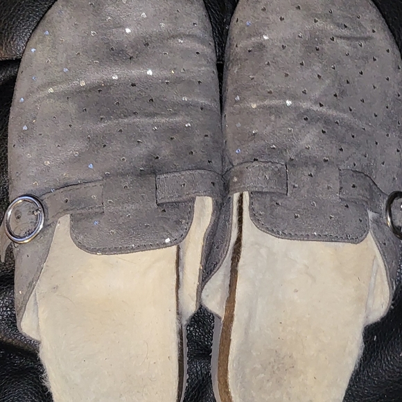 TEEN/WOMEN'S Gray Clogs w/Silver Glittery Hearts, Sz 7 1/2-8 - Picture 5 of 8
